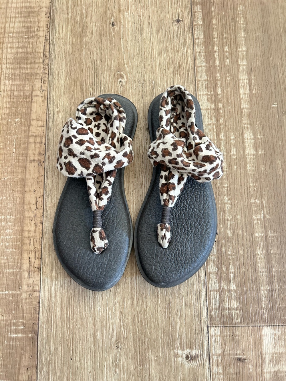 Sanuk Yogam mat Leopard Print Knot Toe Wrap Sandals - Brown/White - Size 5